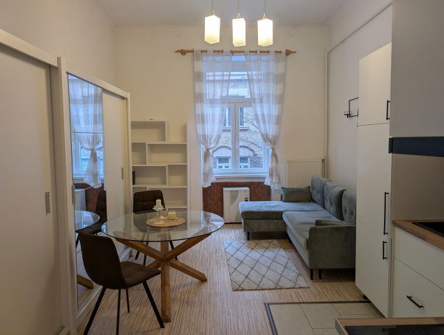 Kiadó téglalakás, albérlet, XII. kerületben, Alkotás utcában