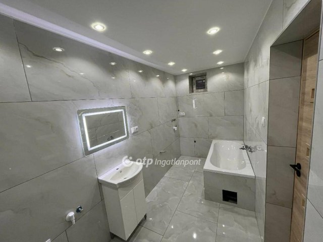 Eladó családi ház, Tápiószelén 48.9 M Ft, 2 szobás