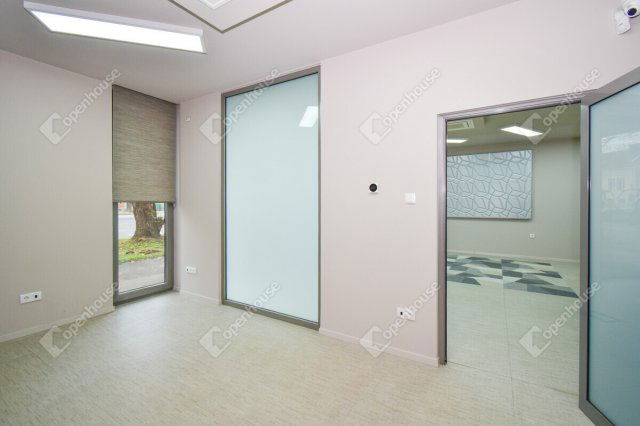 Eladó üzlethelyiség, Szegeden 63.9 M Ft, 2 szobás