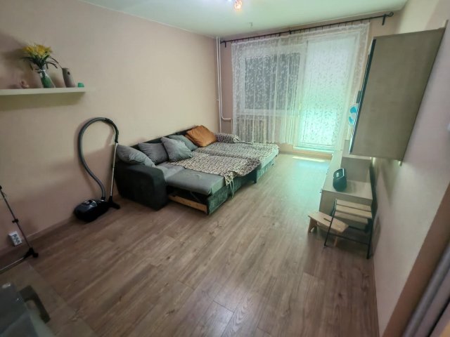 Eladó panellakás, Oroszlányban 34 M Ft, 2 szobás