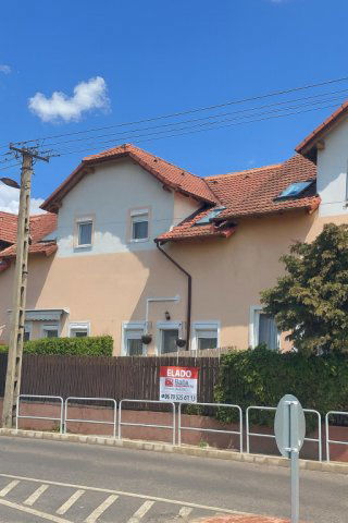 Eladó sorház, Dunakeszin 105 M Ft, 3+1 szobás