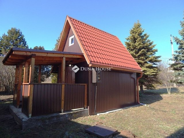 Eladó családi ház, Fehérvárcsurgón 8.5 M Ft, 2 szobás