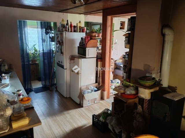 Eladó családi ház, Pilisen 19.5 M Ft, 2 szobás