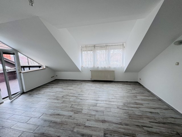 Eladó téglalakás, Pécsett 69.9 M Ft, 3 szobás