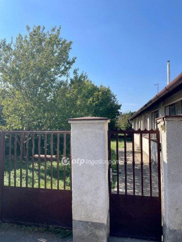 Eladó családi ház, Siklóson 19 M Ft, 3 szobás