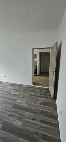 Eladó téglalakás, Komlón, Vörösmarty Mihály utcában 23.5 M Ft