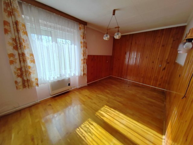 Eladó téglalakás, Várpalotán 39.9 M Ft, 2 szobás