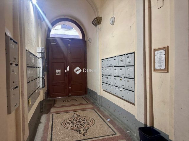 Eladó téglalakás, Budapesten, VII. kerületben 105 M Ft, 2 szobás