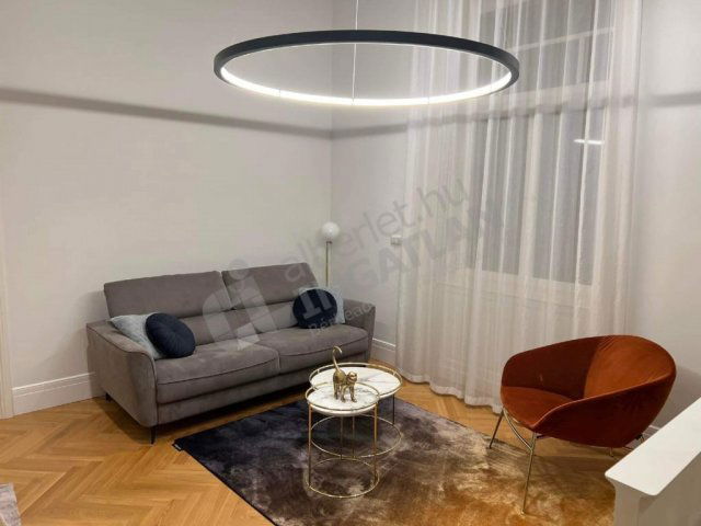 Kiadó téglalakás, albérlet, V. kerületben, Semmelweis utcában