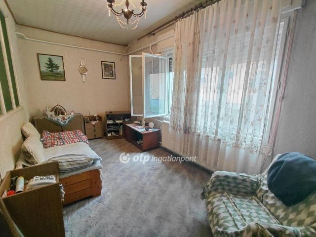 Eladó családi ház, Bagon 76 M Ft, 3+1 szobás