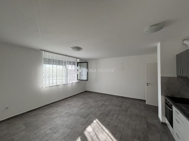 Kiadó téglalakás, albérlet, Tatabányán 250 E Ft / hó