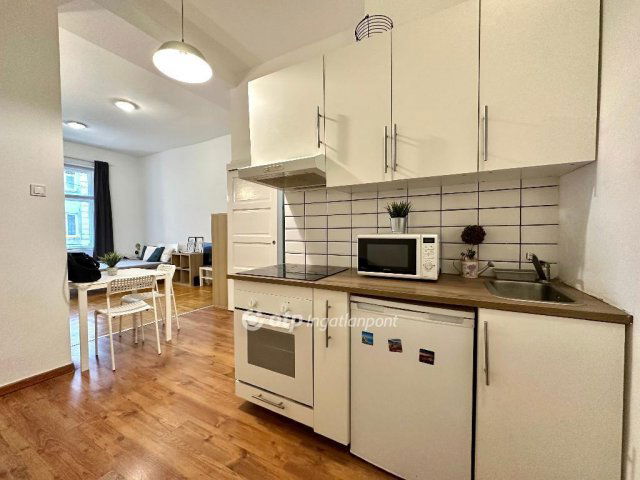 Eladó téglalakás, Budapesten, VII. kerületben 105 M Ft, 3 szobás