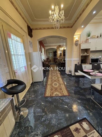 Eladó családi ház, Szarvason 160 M Ft, 5+1 szobás