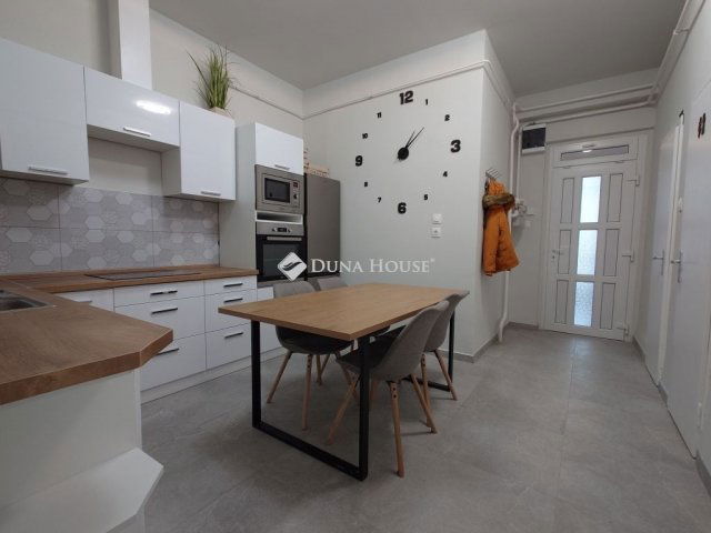 Kiadó téglalakás, albérlet, Kecskeméten 180 E Ft / hó