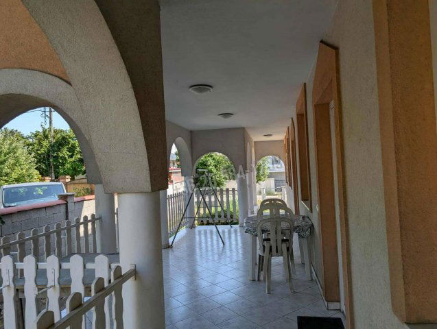 Eladó családi ház, Gyenesdiáson 91.8 M Ft, 5 szobás