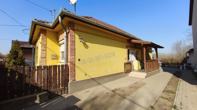 Eladó családi ház, Erdőtelken 27.8 M Ft, 1+1 szobás