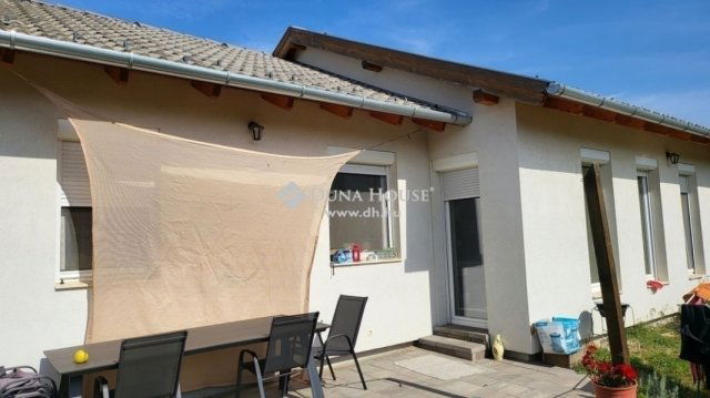 Eladó ikerház, Érden 113.9 M Ft, 5 szobás / költözzbe.hu