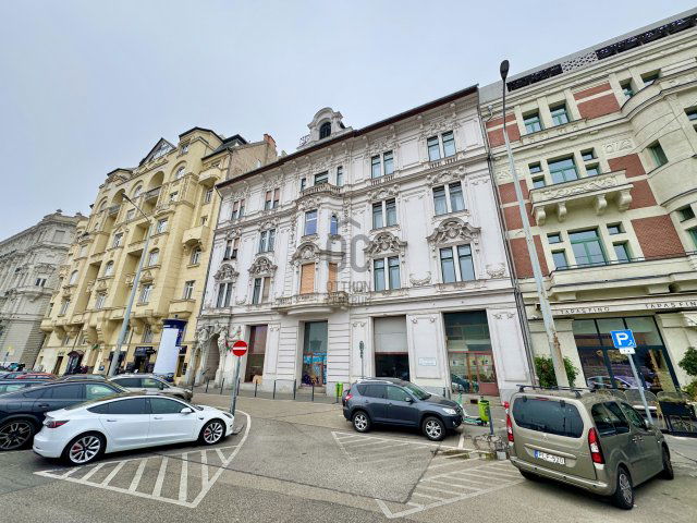 Kiadó téglalakás, albérlet, Budapesten, V. kerületben, 3 szobás