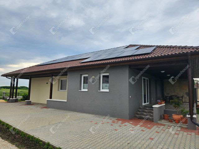 Eladó családi ház, Mezőörsön 119 M Ft, 2 szobás