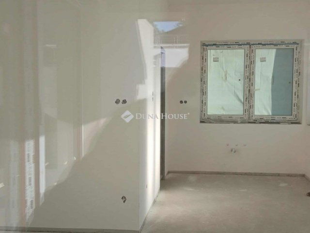 Eladó családi ház, Debrecenben 208 M Ft, 4 szobás