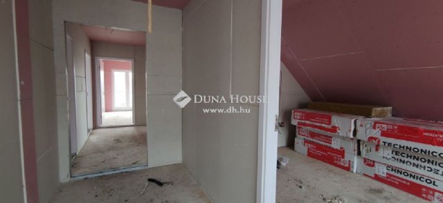 Eladó családi ház, Gödön 395 M Ft, 7 szobás