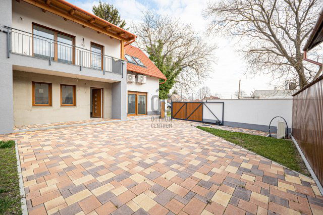 Eladó családi ház, Szekszárdon 82 M Ft, 5 szobás