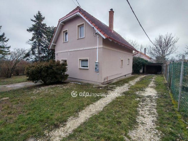 Eladó családi ház, Zsámbékon 59.5 M Ft, 3 szobás