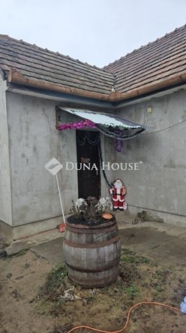 Eladó családi ház, Ócsán 40 M Ft, 2 szobás