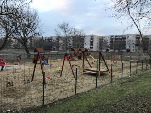 Kiadó panellakás, albérlet, Debrecenben 240 E Ft / hó