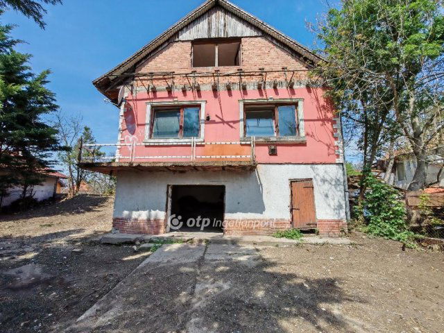 Eladó családi ház, Tinnyén 42.9 M Ft, 6 szobás