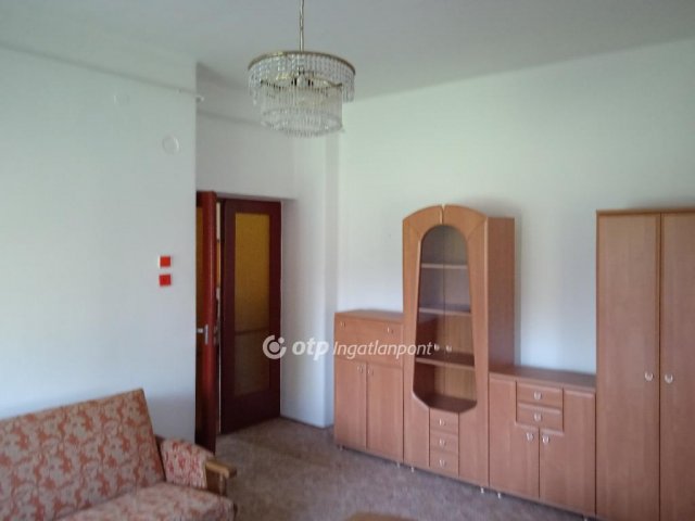 Eladó családi ház, Karácsondon 38 M Ft, 4 szobás