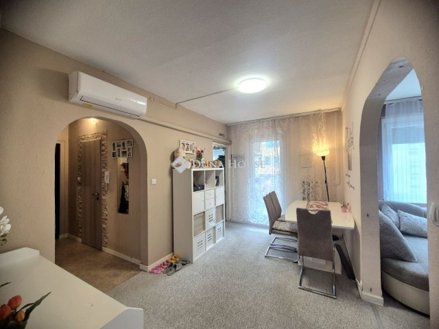 Eladó panellakás, Budapesten, III. kerületben 99.9 M Ft, 4 szobás