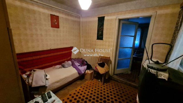 Eladó családi ház, Szigetszentmiklóson 66 M Ft, 2 szobás