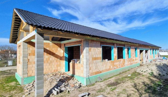 Eladó családi ház, Kecskeméten 89.9 M Ft, 4 szobás