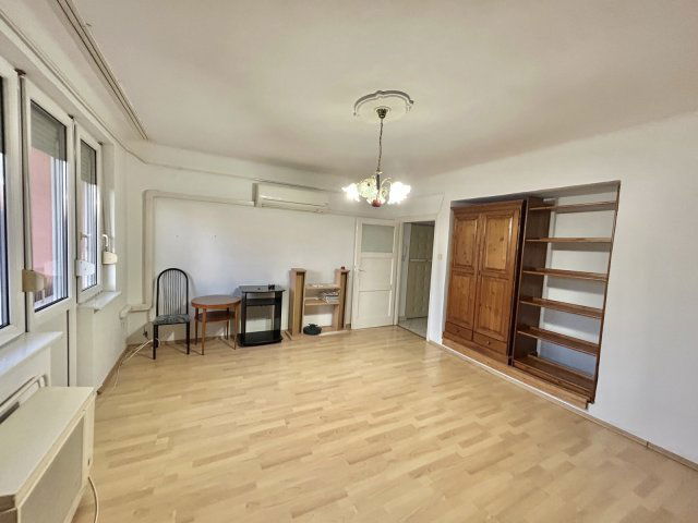 Eladó téglalakás, Nyíregyházán 39.9 M Ft, 2 szobás