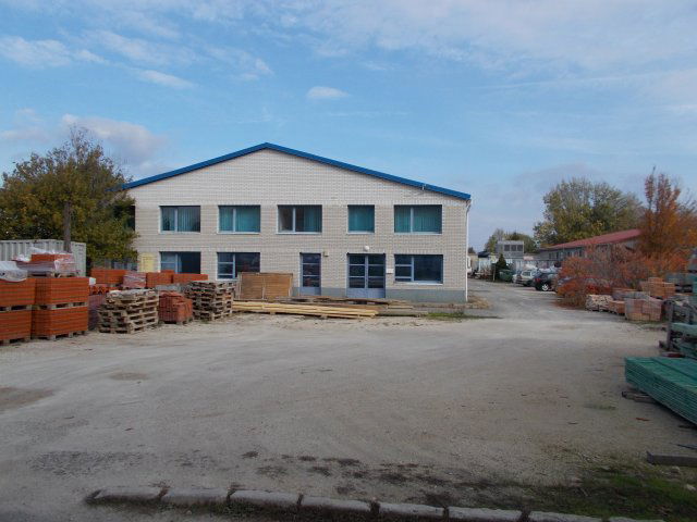 Eladó ipari ingatlan, Veszprémben 290 M Ft, 10 szobás