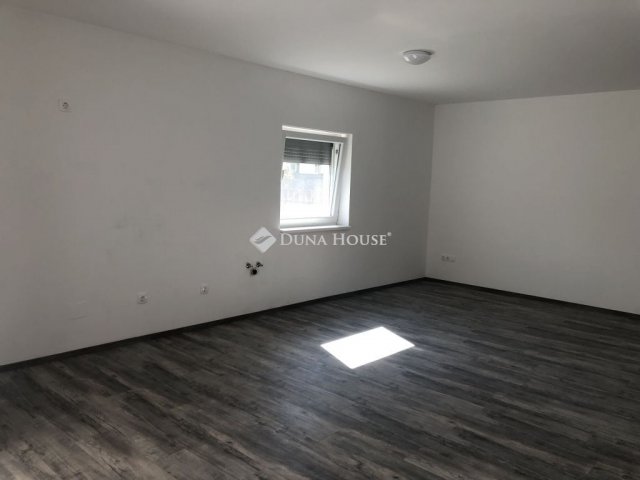 Eladó téglalakás, Budapesten, XXIII. kerületben 62.9 M Ft