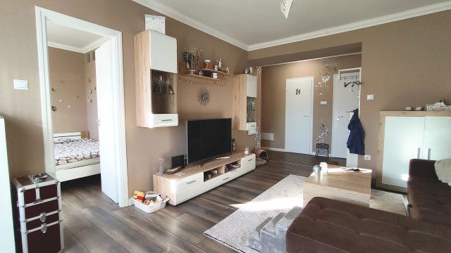 Eladó téglalakás, Szekszárdon 47 M Ft, 1+2 szobás