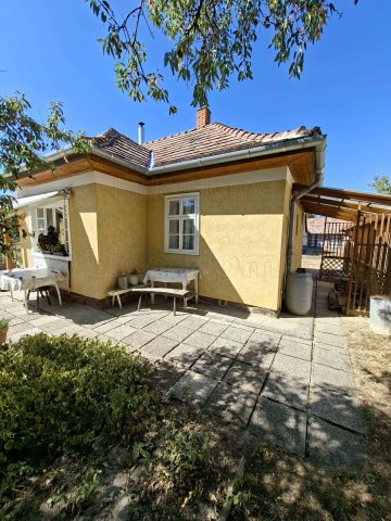 Eladó családi ház, Balatonkenesén 129 M Ft, 2 szobás