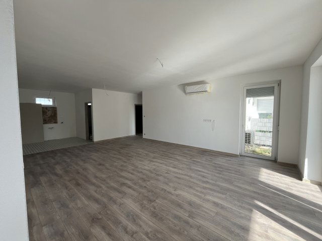 Eladó ikerház, Győrladaméren 85 M Ft, 4 szobás
