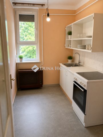 Eladó téglalakás, Kecskeméten 46 M Ft, 2 szobás