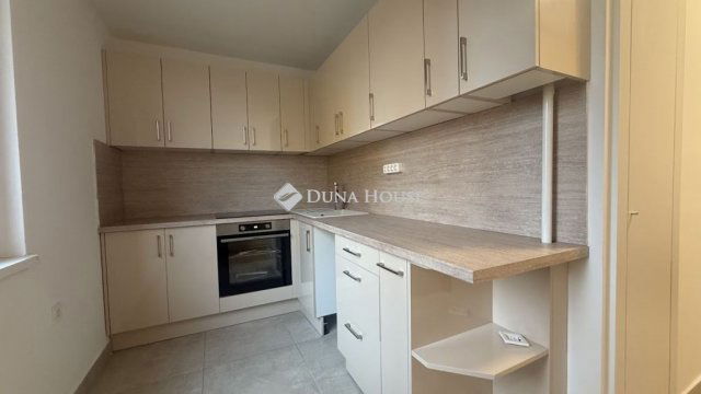 Eladó panellakás, Szombathelyen 44.5 M Ft, 2 szobás