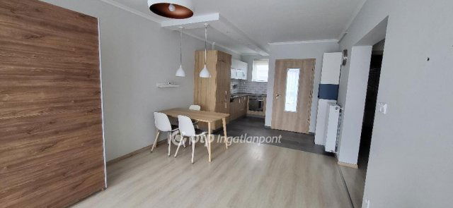 Eladó téglalakás, Mosonmagyaróváron 71.9 M Ft, 3 szobás