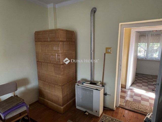 Eladó családi ház, Székesfehérvárott 65 M Ft, 3 szobás