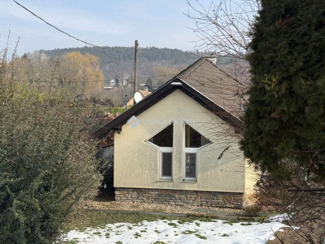 Eladó ikerház, Biatorbágyon 29.9 M Ft, 2 szobás