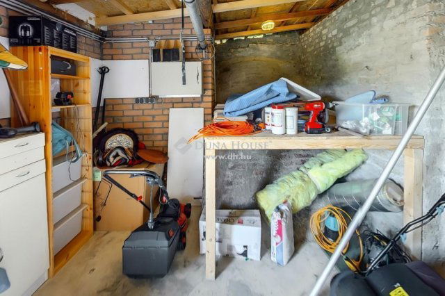 Eladó családi ház, Mendén 153 M Ft, 4 szobás