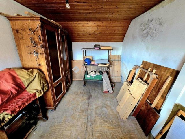 Eladó családi ház, Pécsett 88.9 M Ft, 3 szobás