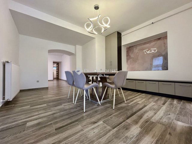 Eladó ikerház, Révfülöpön 119 M Ft, 5 szobás