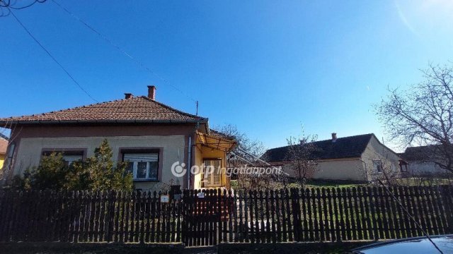 Eladó családi ház, Dévaványán 14 M Ft, 2 szobás