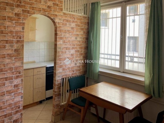 Eladó téglalakás, Budapesten, XI. kerületben 81.9 M Ft, 2 szobás